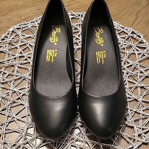 Beacon Fashion and Fit Comfort Heels Black Wedge Women's 8.5M NWOB